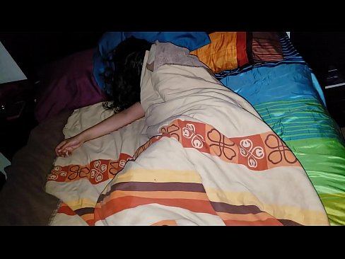 ❤️ ناتنی در حالی که نامادری جوانش را می خوابد سرزنش می کند. ❤️ پورنو زیبا در fa.mysexgamer.ru ﹏